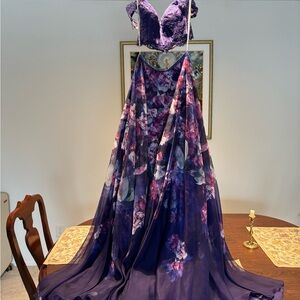 Ellie Wilde Elegant Purple Floral Evening Gown